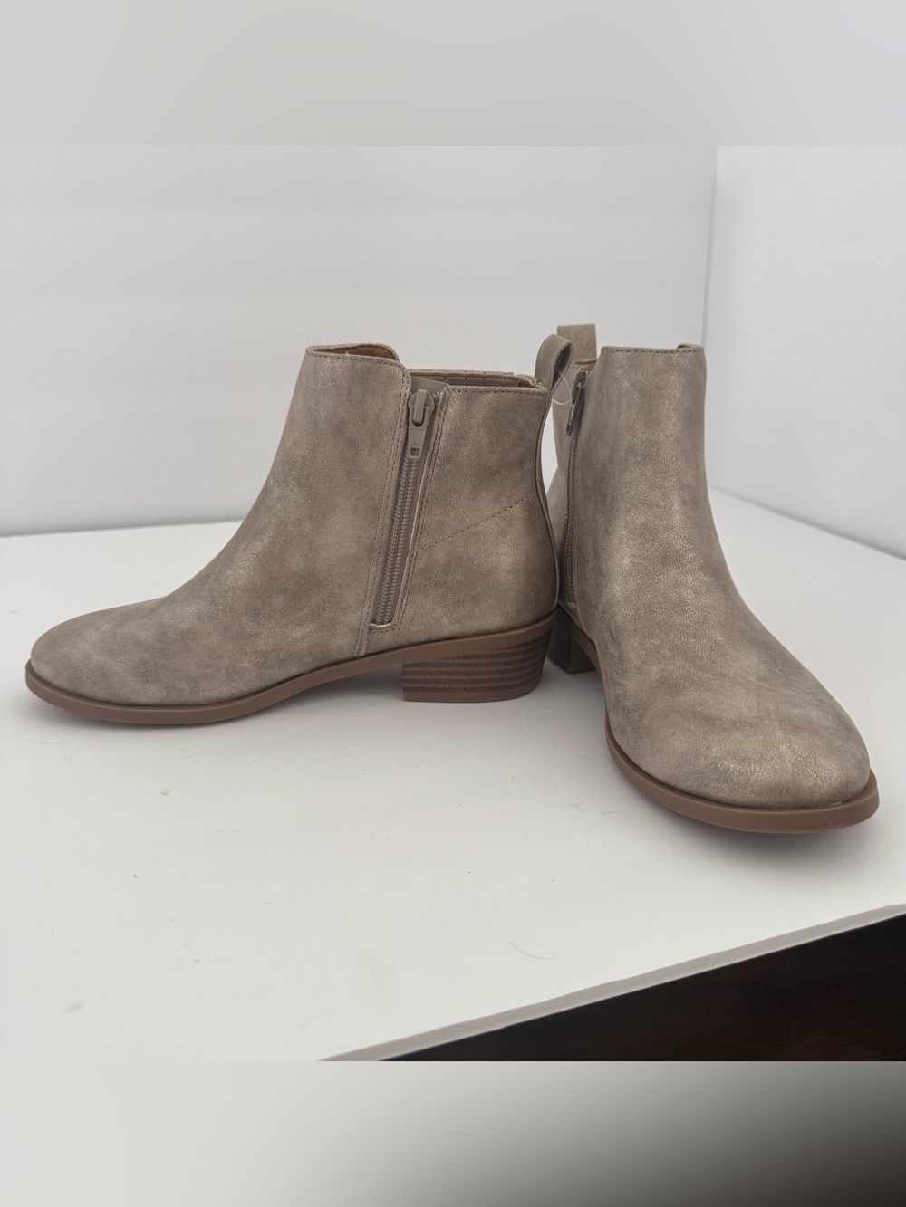 Girls 3 Taupe Chelsea Ankle Boots Side Zip Elastic Gore Block Heel Booties Shoes - Picture 3 of 14